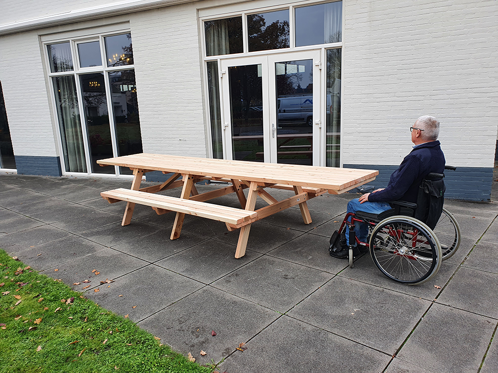 Picknicktafel 4 meter voor gebruikers | Douglas hout